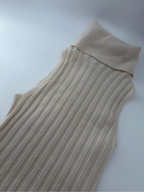 Reformation Rowyn Cashmere Turtleneck Tank In Gossamer